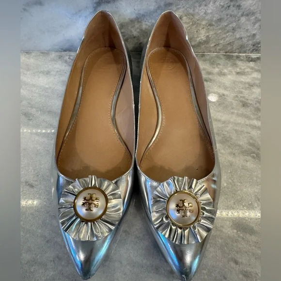 Tory Burch pointy skimmer with pearl logo 9.5m - Picture 1 of 10